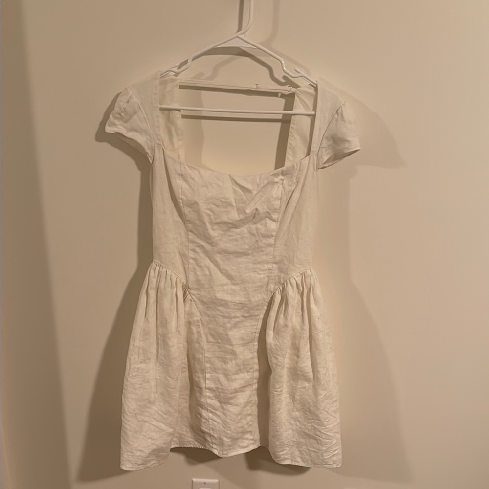 White Sweetheart Neck Flutter Sleeve Mini Sundress